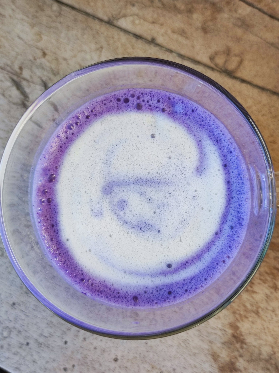 Latte violet à l'ube : la recette tendance en 2 minutes - Orijinube